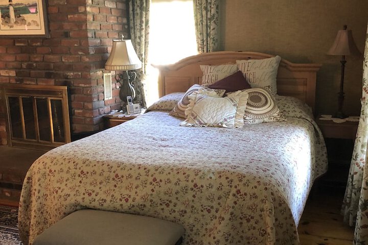 Aiken Manor B & B