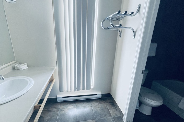 Falcon Motel Brossard