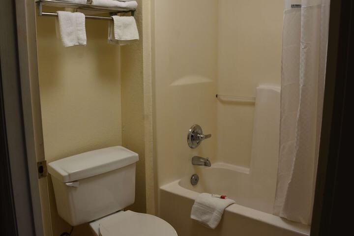 Room 24 of 36