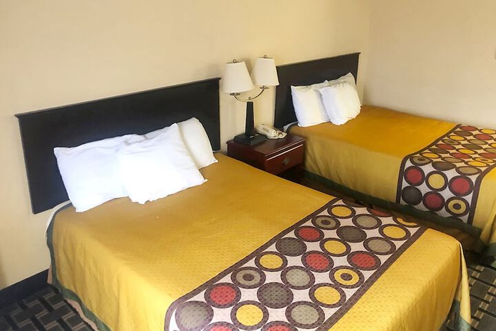 Room 12 of 20