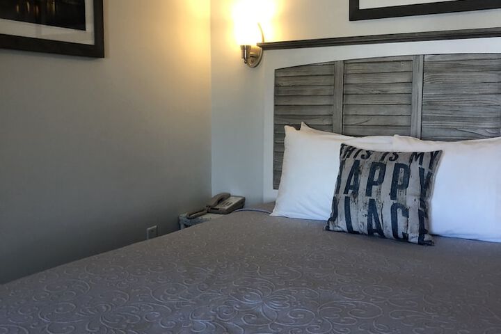 Room 25 of 53