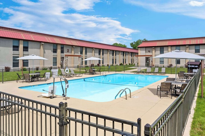 Pool 3 of 35