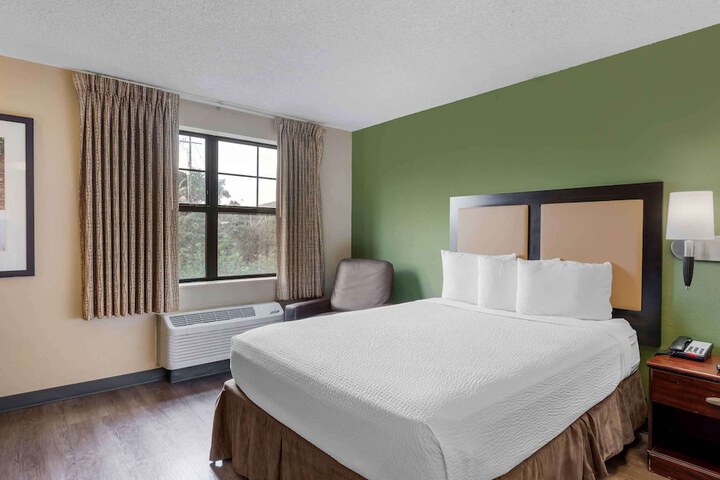 Room 16 of 29