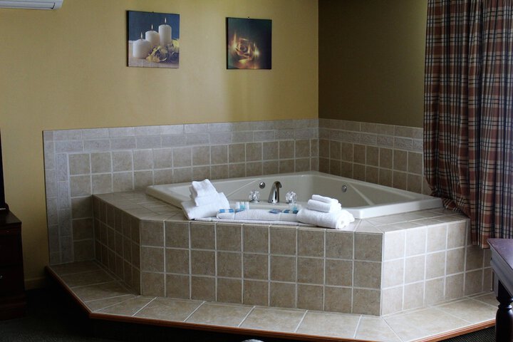 Hot Tub 85 of 105