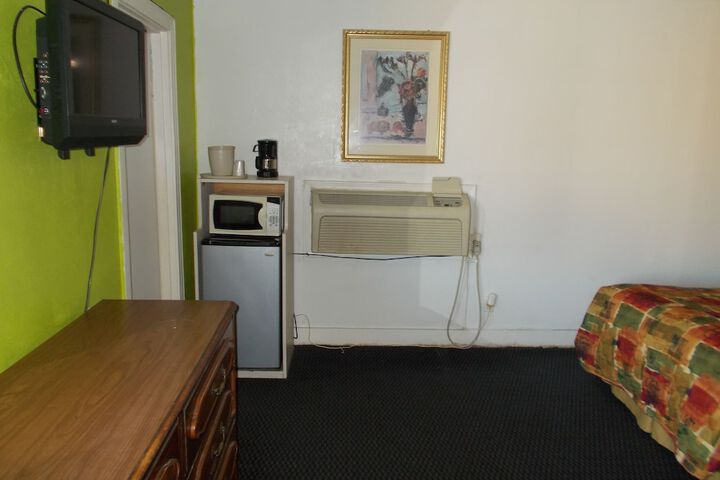 Room 21 of 50