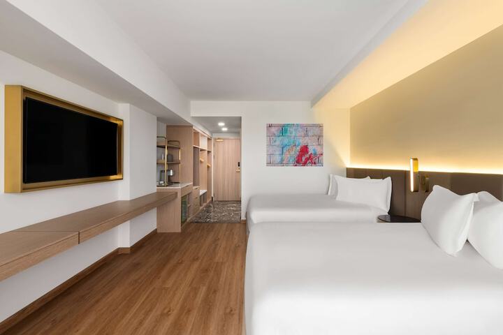 Dolce by Wyndham Hollywood