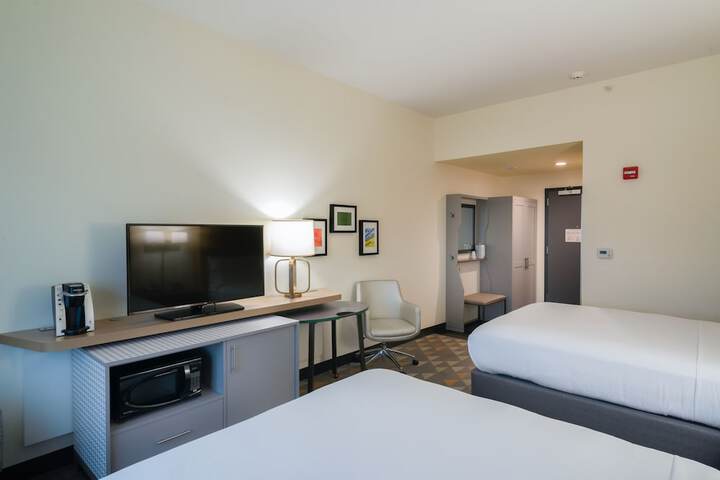 Room 27 of 61
