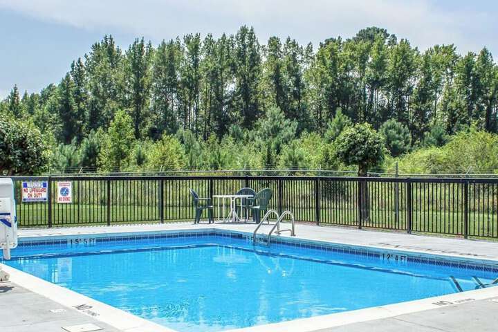 Comfort Inn Dunn near I-95