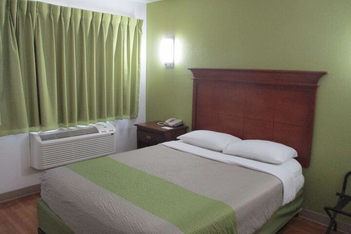 Room 26 of 37
