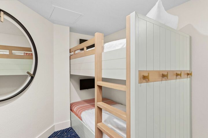 Room 49 of 172