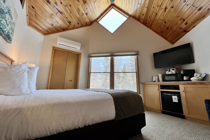 Room 38 of 63