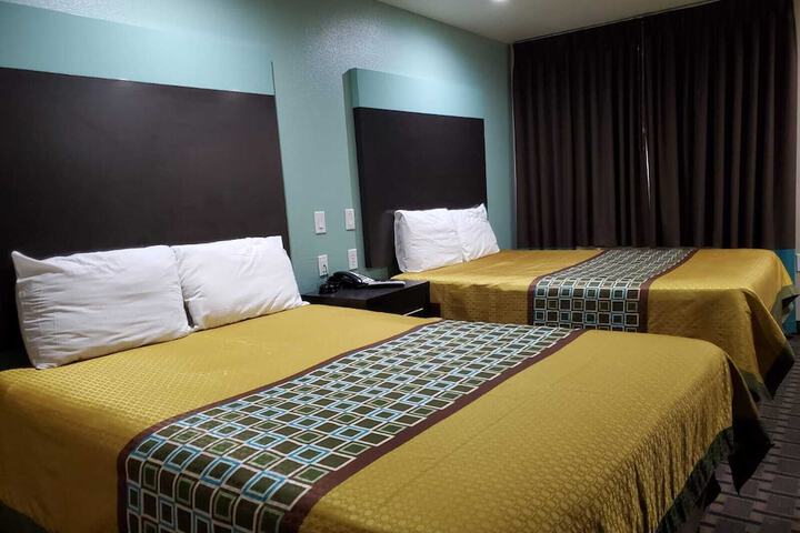 Room 25 of 37