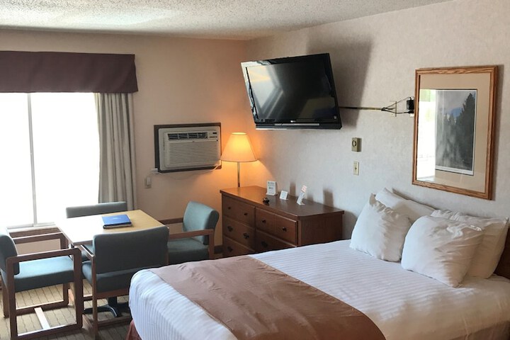 Room 18 of 28