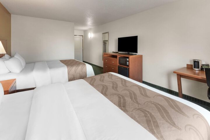 Baymont by Wyndham Jamestown Conference Center & Water Park