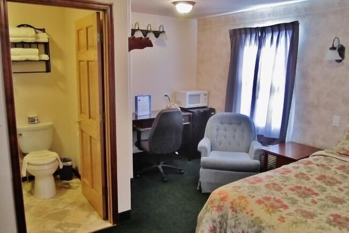 Room 43 of 114