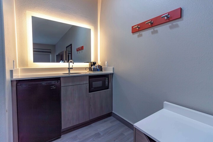 Room 35 of 65