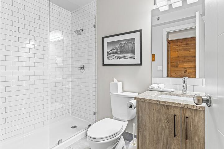 Basecamp Lodge Canmore