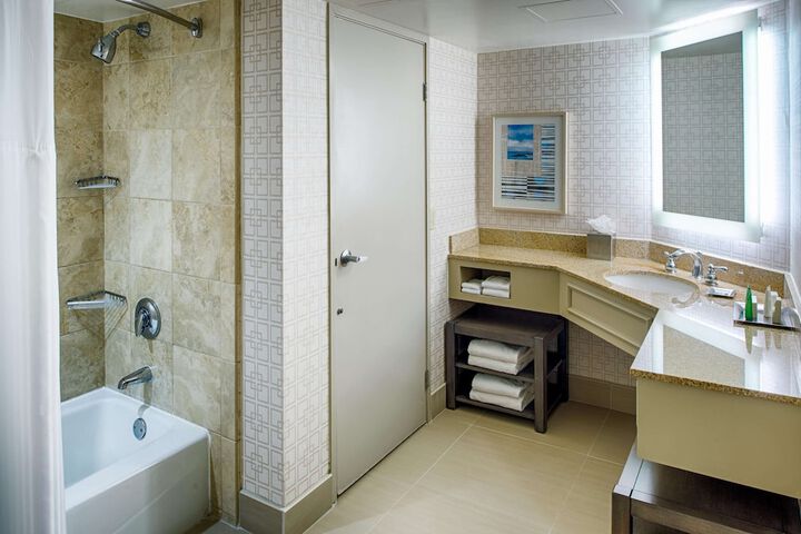 Hilton San Diego / Del Mar