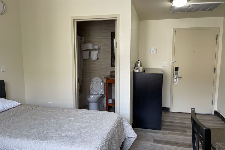 Room 7 of 17