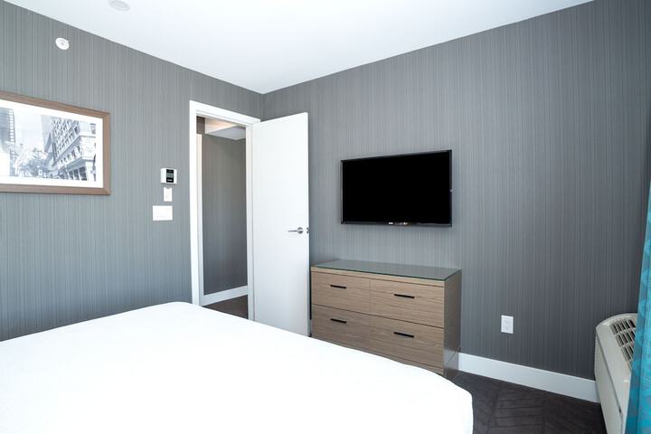 Room 48 of 62