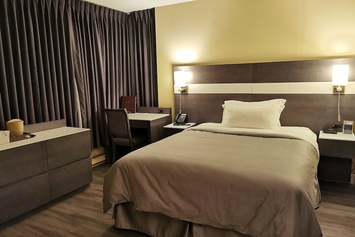 Room 26 of 40