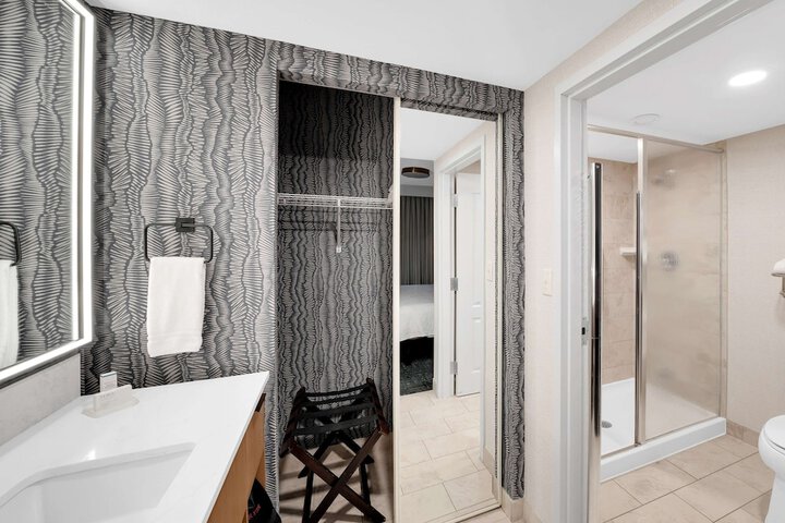 Room 18 of 46