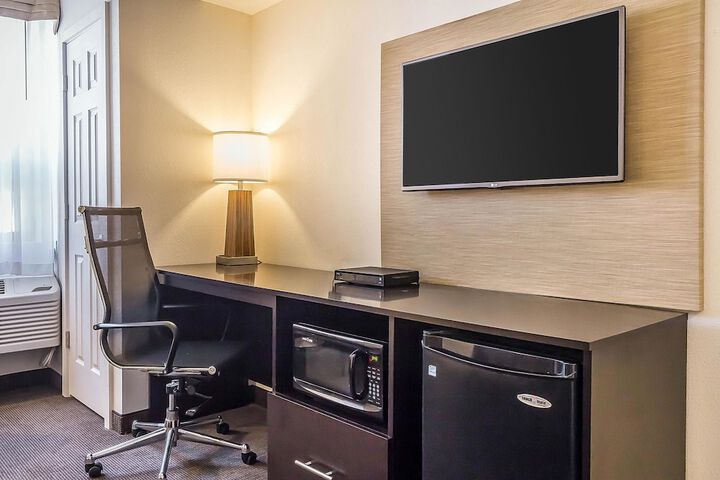 Room 14 of 27