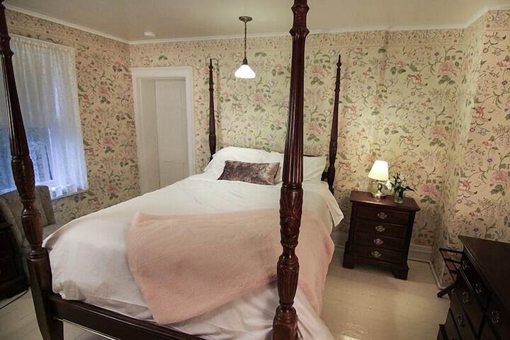 Room 6 of 7