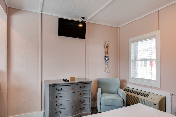 Room 14 of 77