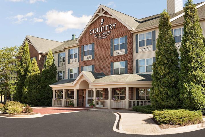 Country Inn & Suites by Radisson Sycamore, IL