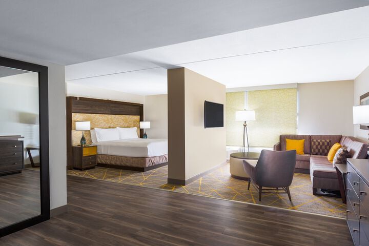 Room 17 of 34