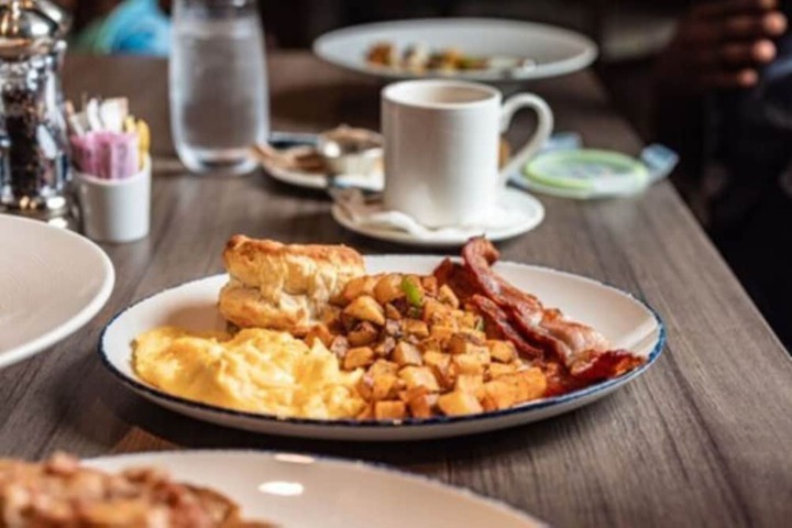 Breakfast/Coffee Service 29 of 33