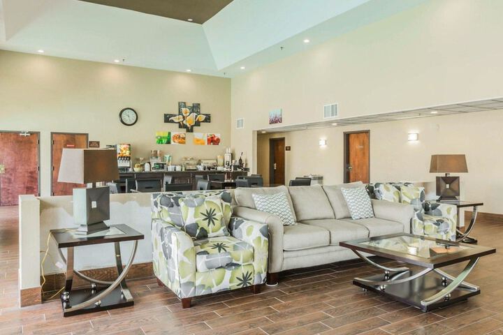 Quality Inn & Suites North Montgomery