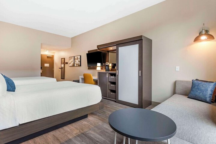 Room 33 of 58