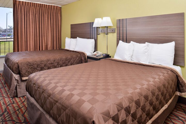 Room 9 of 16