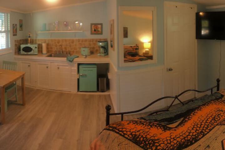 Room 13 of 33