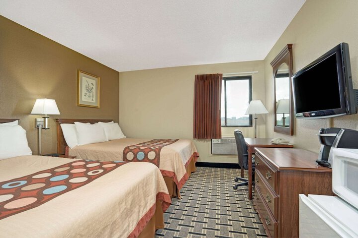 Room 10 of 15
