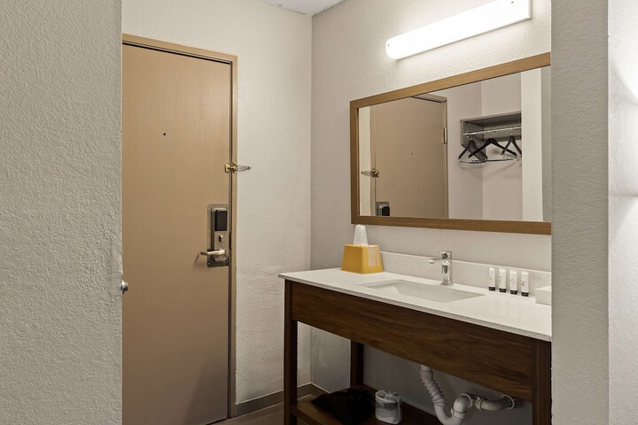 Red Lion Inn & Suites Caseyville