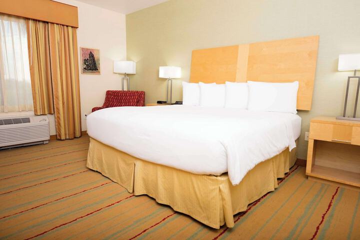 Room 7 of 27