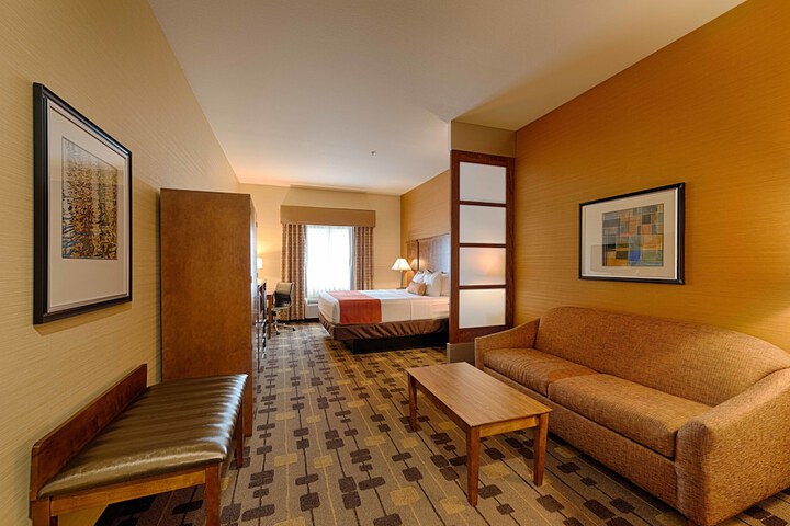 Room 10 of 27