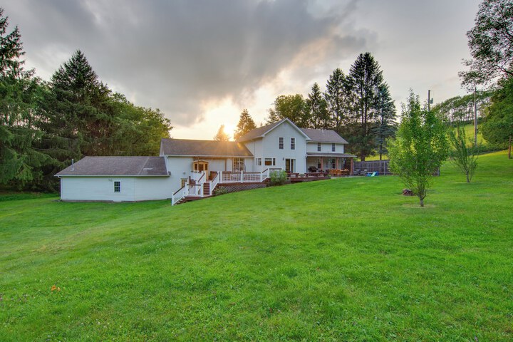Sauna Spa & Stargazing: Coudersport Home!