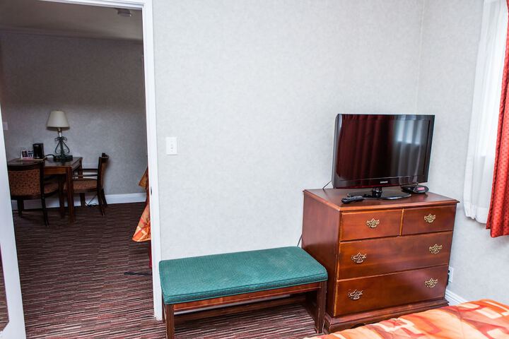 Room 82 of 159