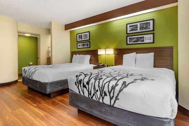 Room 34 of 47