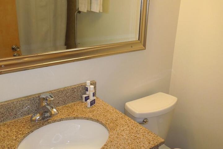 Crystal Inn Neptune