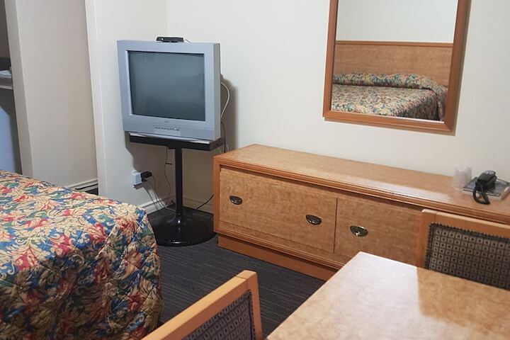 Room 8 of 31