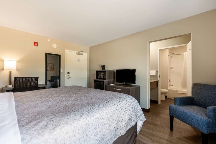 Room 11 of 35