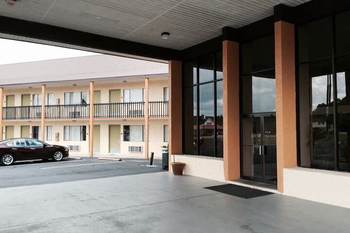 Hotel 2 of 50