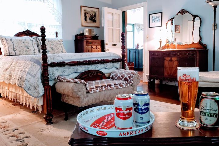 Colonial Beach Plaza Bed & Breakfast