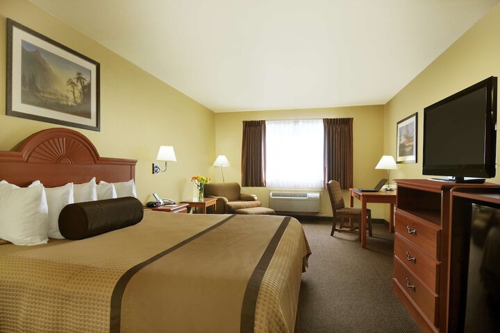 Room 11 of 18