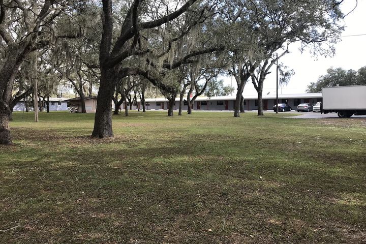 Property Grounds 21 of 25